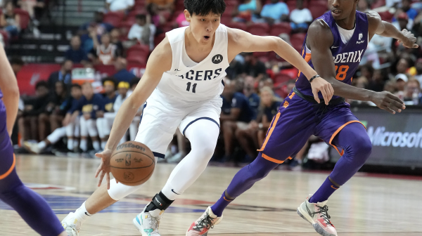 篮网签下曾凡博，这是NBA的敲门砖，还是为中国赛造势？