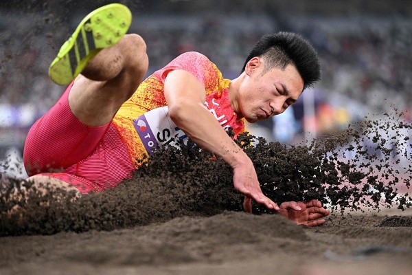 8米33！世锦赛跳远摘铜，石雨豪找(zhǎo)回(huí)曾(céng)经一飞冲天的自己