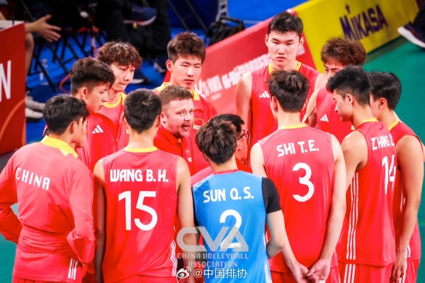 站上世锦赛前八的舞台，中国U21男排的年轻人正全力追梦