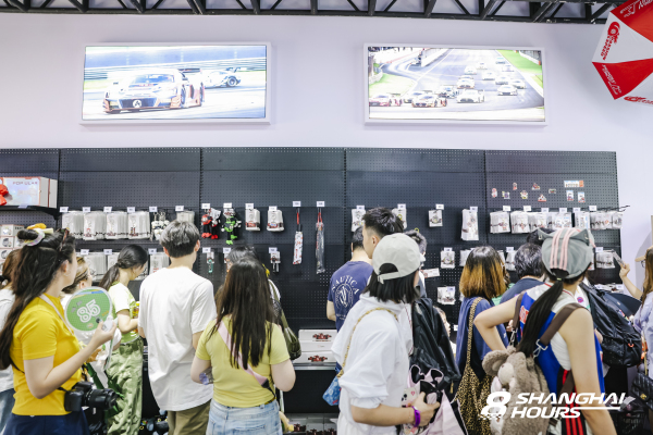 上海8小时耐力赛轰鸣上赛道，自主IP打造城市体育新符号