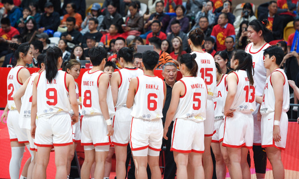 体坛联播｜曼城击败那不勒斯，拉什福德双响助巴萨开门红