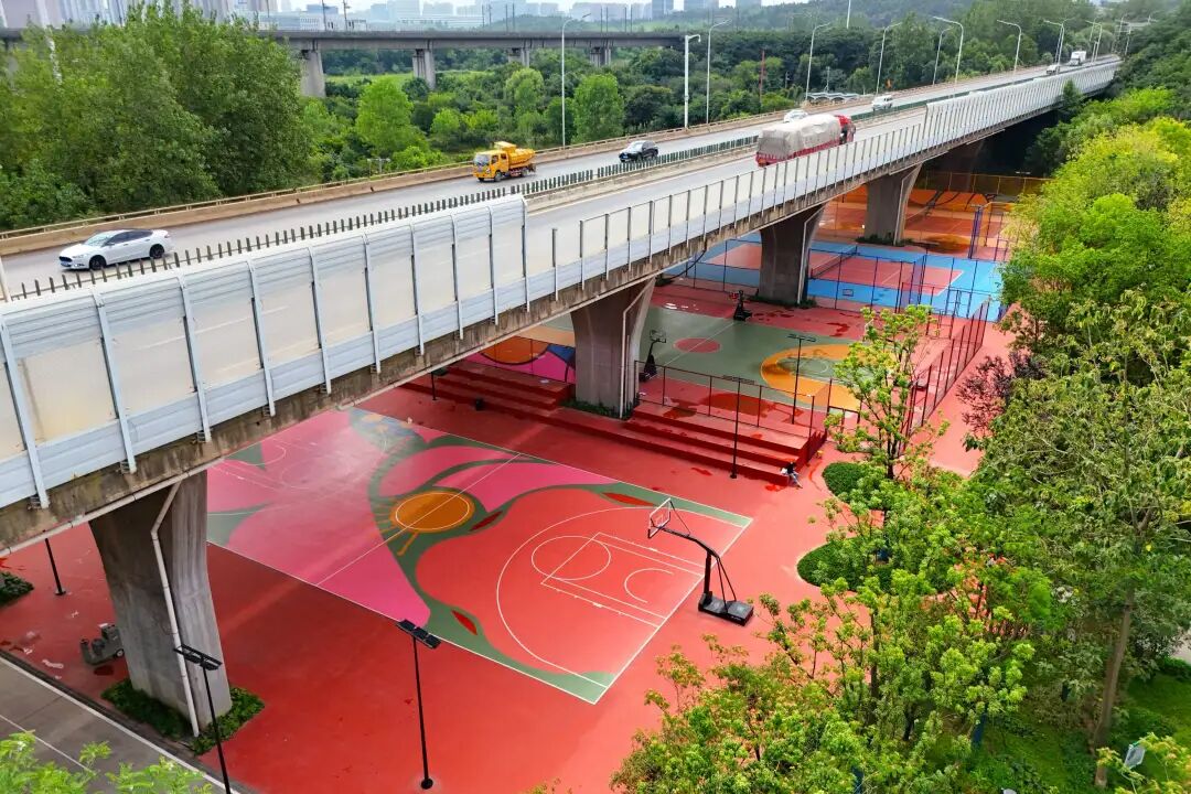 三环线桥下空间新建运动场所。通讯员供图